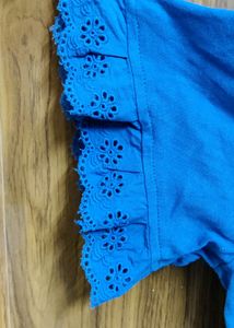 Blue over sized Crop top With Designer Sleeves 💙💙