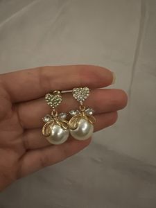 Elegant Pearl Heart Earrings