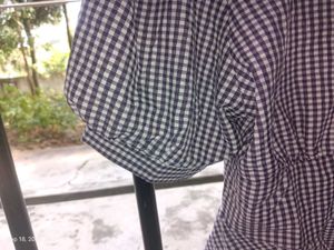 Chic Gingham Puff Sleeve Top