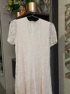 Elegant Lace-trimmed A-Line Dress