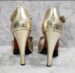 Gold Heels Pumps