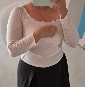 Ribbed Long Sleeve Top 🤍