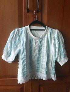 Chic Puff Sleeve Blouse with Lace Trim