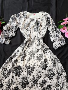 Chic Floral Print Pleated Dress