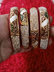Exquisite Set of 4 Traditional Bangles
