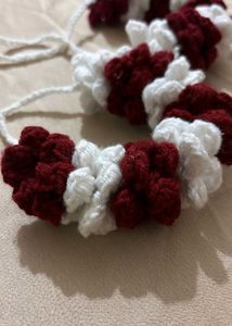 Maroon &amp; White Crochet Gajra