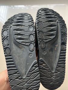 Comfortable Black Slides