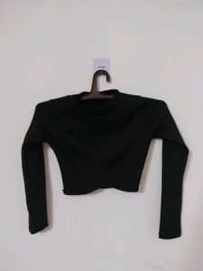 Black Long Sleeve Cropped Top