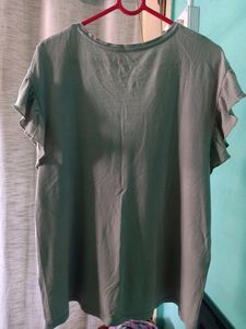 V-Neck Frilled sleeve top