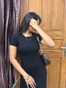 Chic Black Midi Dress