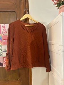 Chic Rust-Colored V-Neck Blouse