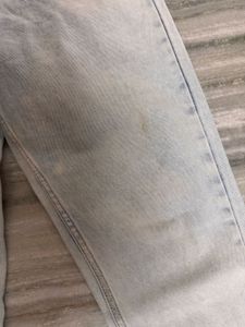 Stylish Light Wash Mom Jeans