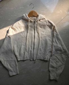 Cream Knit Zip-Up Hoodie (free size)