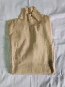 Beige woolen Sweatshirt for winters