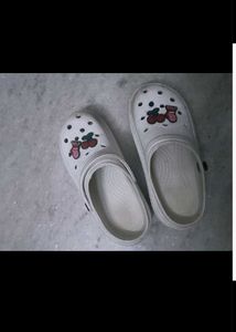 crocs and slipper / slider
