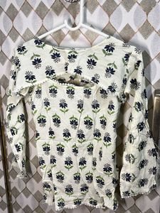 Charming Floral Print Top
