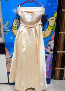 Elegant Off-Shoulder Evening Gown