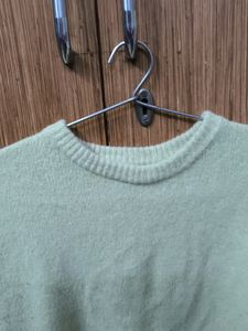 Green Woolen Crop Top With Half Sleeves