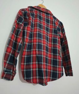 Red &amp; Navy Plaid Button-Up Shirt with inner