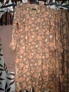 Floral Printed Kurta, Salwar &amp; Shawl Set (winter).
