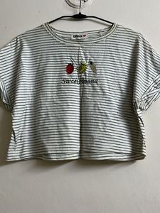 Cute Crop Top Style T-Shirt