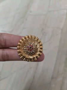 2 Exquisite Gold-Plated Floral Ring
