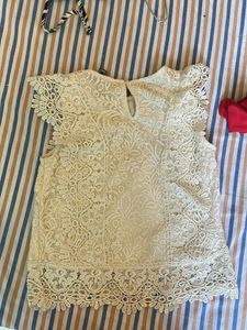 Elegant Lace Blouse - Perfect for Any Occasion