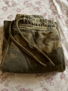 Camouflage Print Sweat Shorts