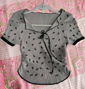 Ribbed Grey Top with Bow Print
