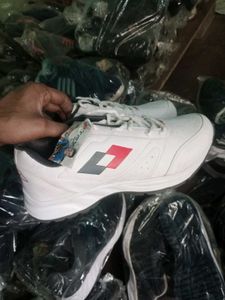 NEW NO USED SPORTS SHOES FOR MEN.