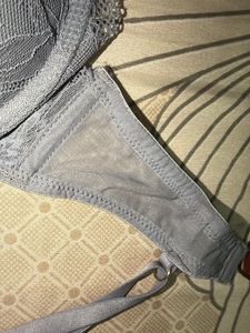 Elegant Lace Trim Bra