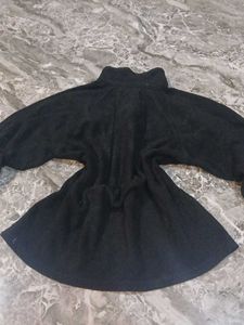 🖤a black hoodie🖤