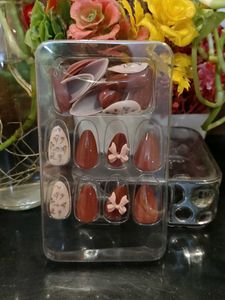 Press-On Nails with Bow Detail