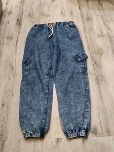 Ma4255 Sabrin cargo jeans waist 24-26 inches