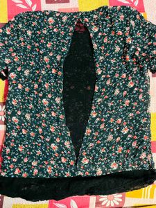 Chic Floral Print Top with Lace Trim