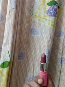 Biotique Lipstick cookie crumble