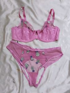 Pink 🩷Bra panty set