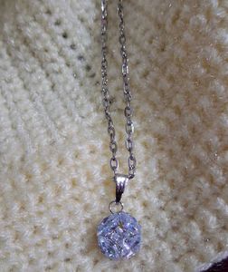 8 Pendant Necklaces