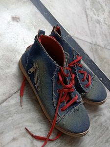 Men's White &amp; Black Athletic Shoes