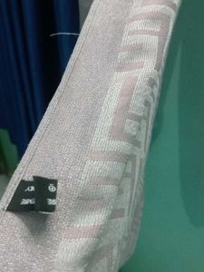Elegant Scarf with Geometric Pattern