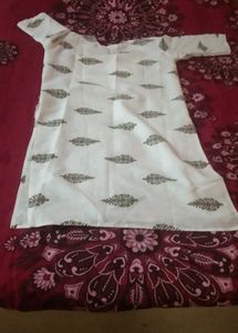 White &amp; Gold Leaf Print Kurti