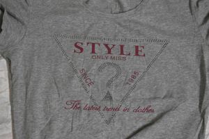 Chic Grey T Shirt