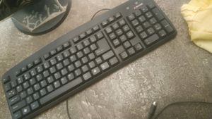 Used HCL Monitor &amp; Keyboard
