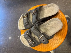 Fuzzy Buckle Slides