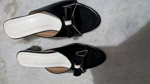 Stylish Black Bow Heels