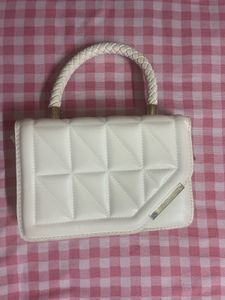 Chic White Quilted Handbag