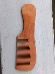 Wooden Comb With Comfortable Handspace