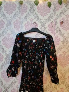 Chic Floral Print Off-Shoulder dress