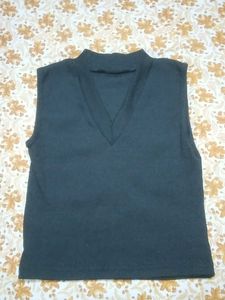 Sleeveless V-Neck Knit Top