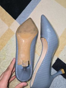 grey pump heel pencil hee